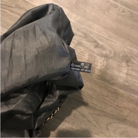 Chanel gift tote - Picture 8 of 10